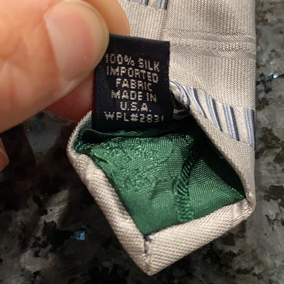 Tommy Hilfiger 100% silk imported dark green tie - Picture 3 of 10